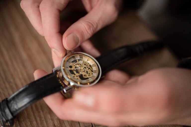 ทำไมนาฬิกา Omega มือสอง ถึงยังมีราคา
